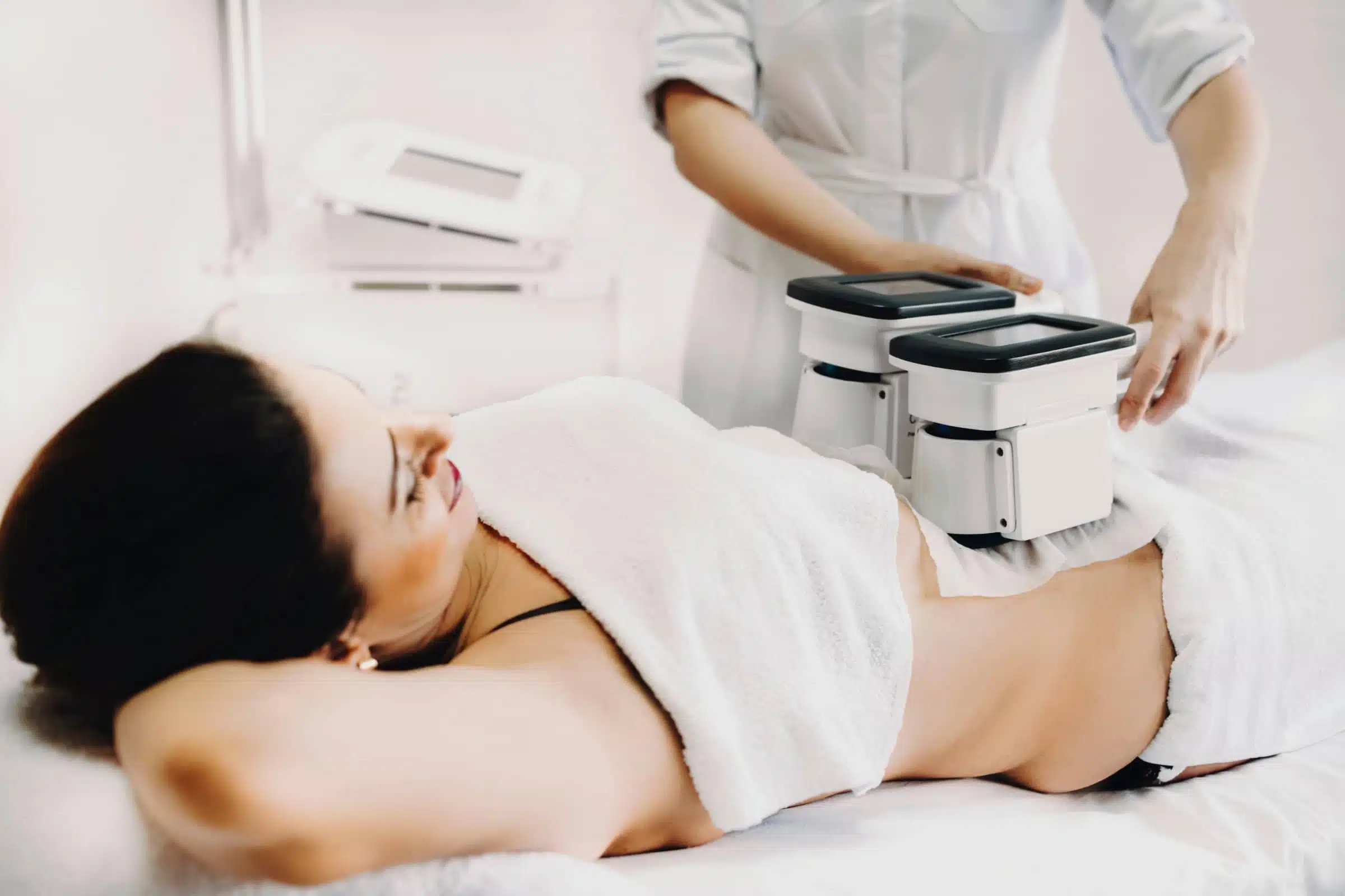 Au bout de combien de temps les résultats de la cryolipolyse sont-ils visibles ?| Clinique Bellefontaine | Lausanne