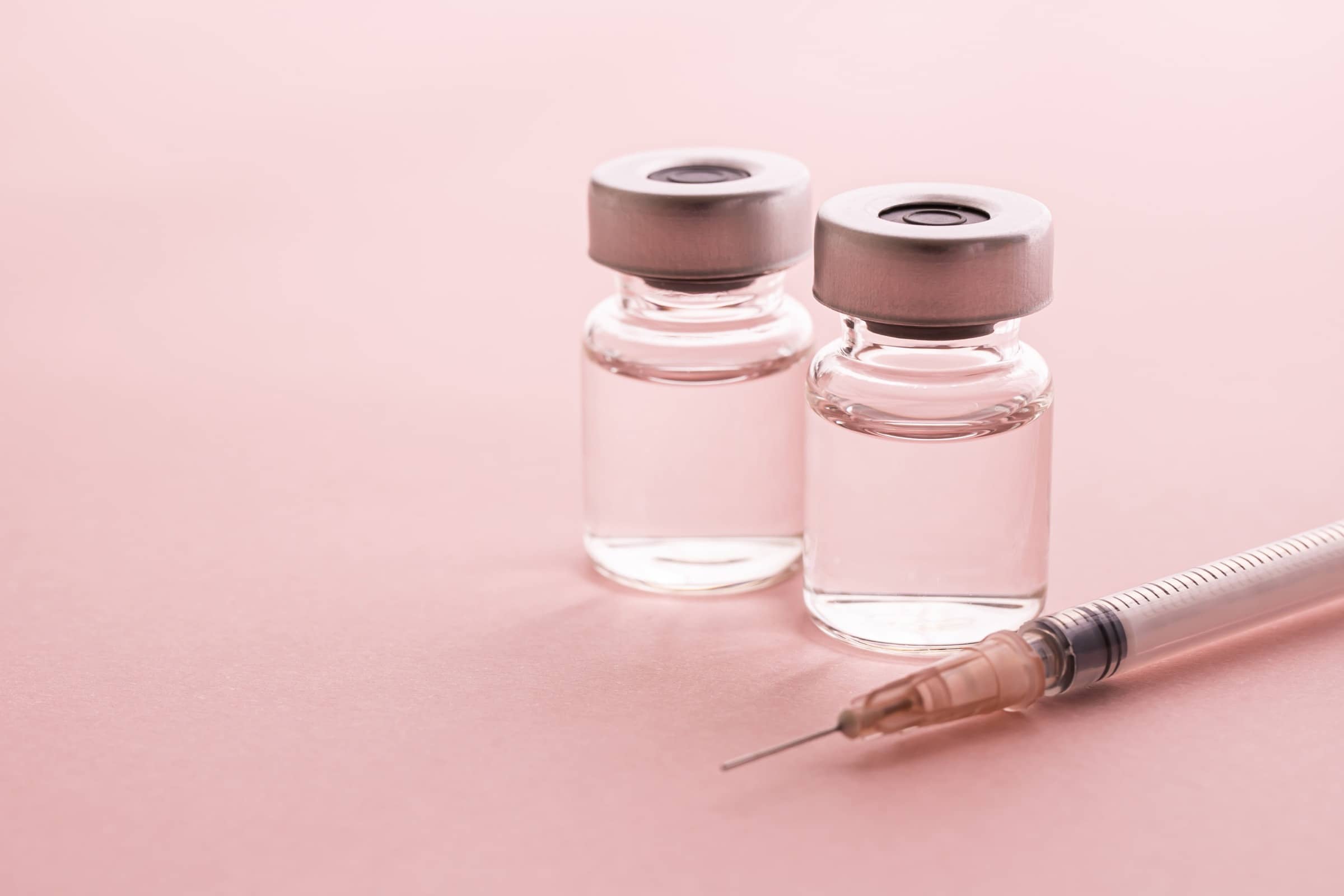 Comment choisir entre l'acide hyaluronique et le botox ? | Clinique Bellefontaine | Lausanne